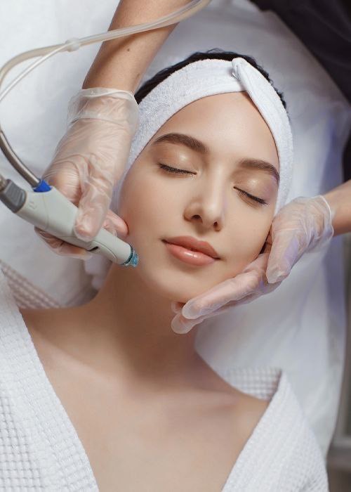 تنظيف البشرة العميق مع فيتامين سي – Vitamin C Skin Cleansing Skin Renewal